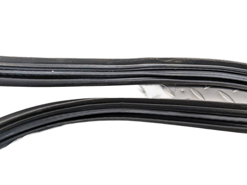 2008 - 2015 OEM MERCEDES BENZ C300 REAR TAILGATE TRUNK LID WEATHERSTRIP RUBBER