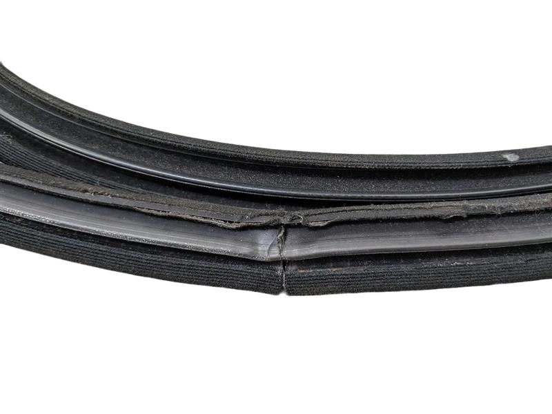 2008 - 2015 OEM MERCEDES BENZ C300 FRONT LEFT SIDE DOOR SEAL WEATHERSTRIP RUBBER