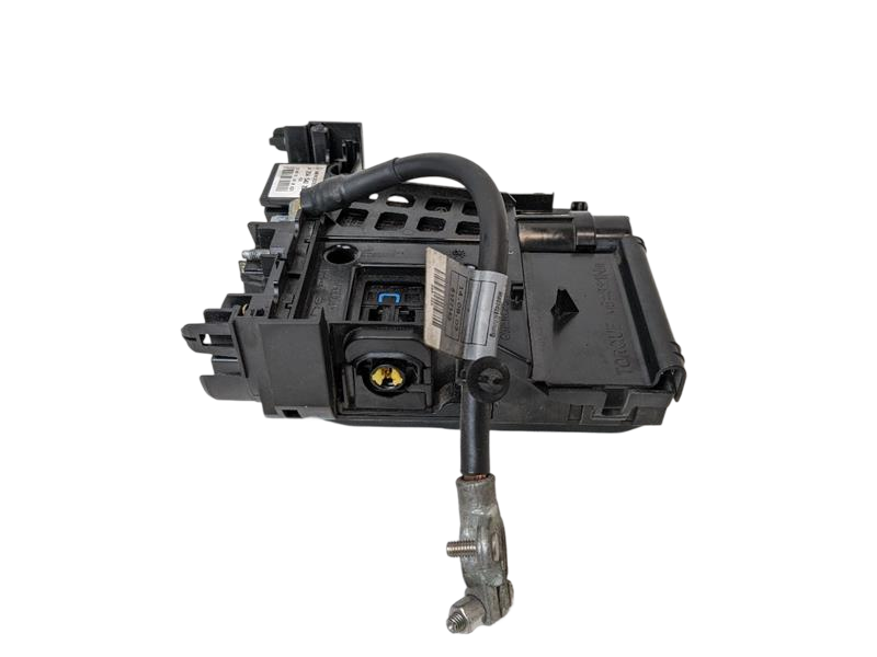 2008 - 2015 OEM MERCEDES BENZ C300 FUSE RELAY BOX JUNCTION TERMINAL CONNECTOR