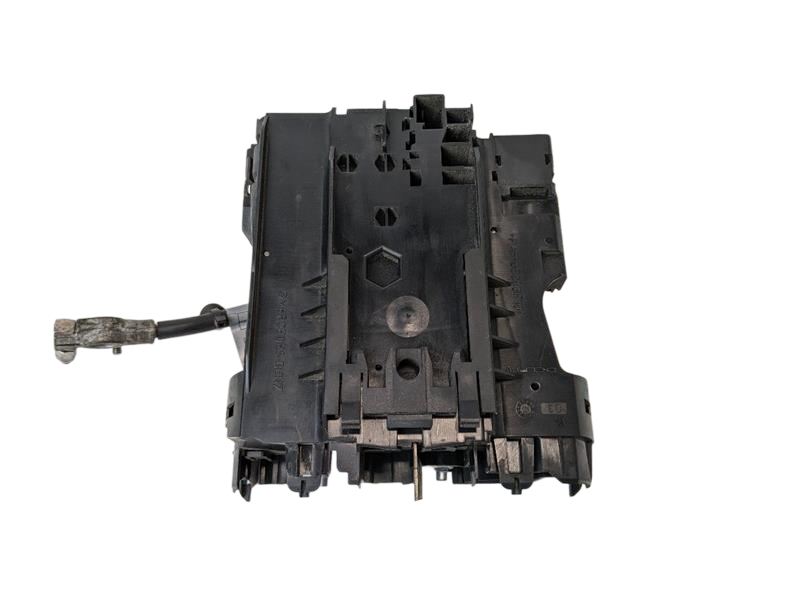 2008 - 2015 OEM MERCEDES BENZ C300 FUSE RELAY BOX JUNCTION TERMINAL CONNECTOR