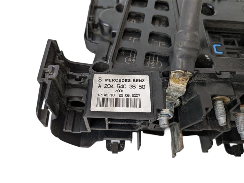 2008 - 2015 OEM MERCEDES BENZ C300 FUSE RELAY BOX JUNCTION TERMINAL CONNECTOR