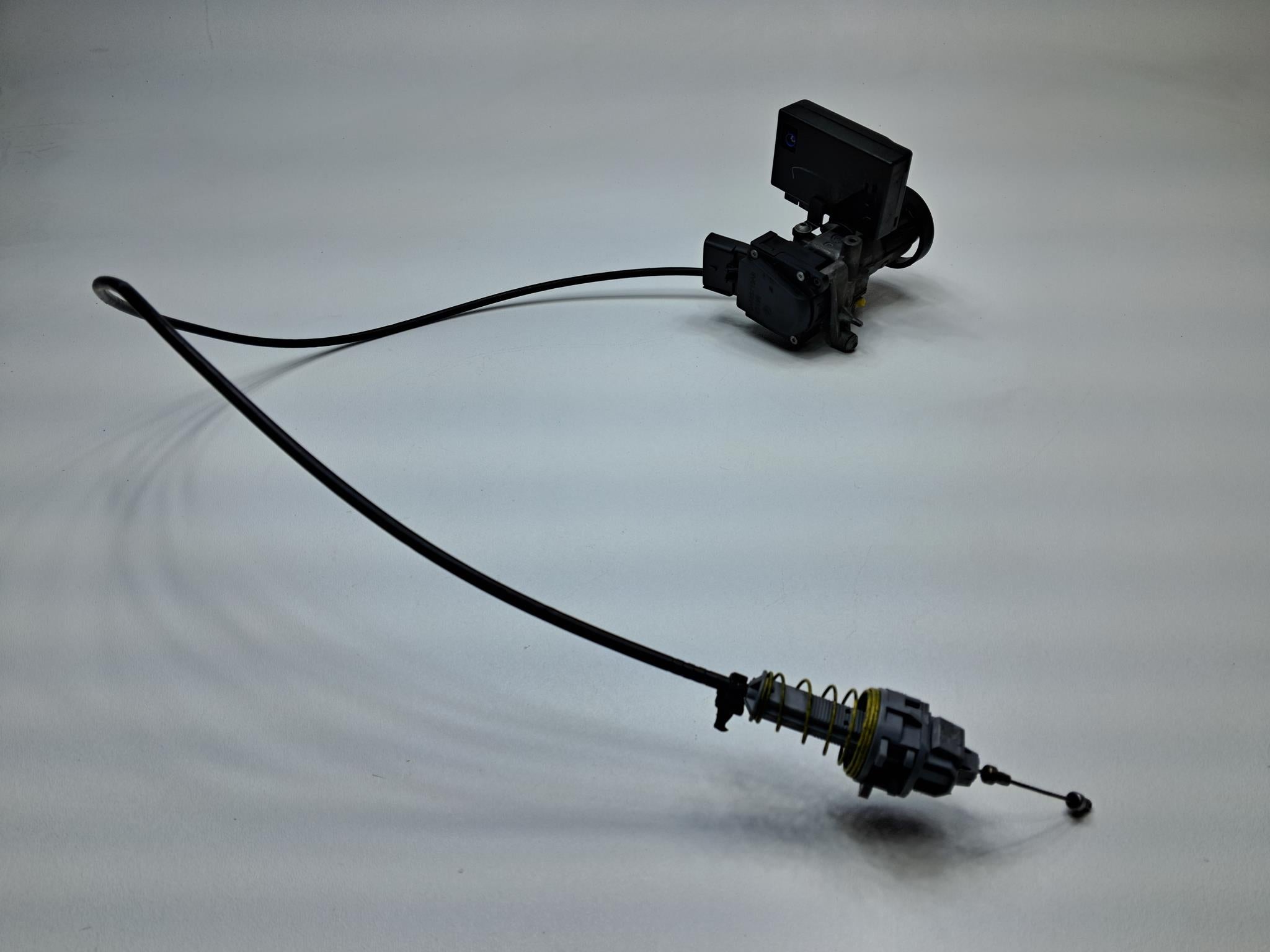 05 - 07 OEM JEEP GRAND CHEROKEE ENGINE START STOP IGNITION LOCK HOLDER SWITCH