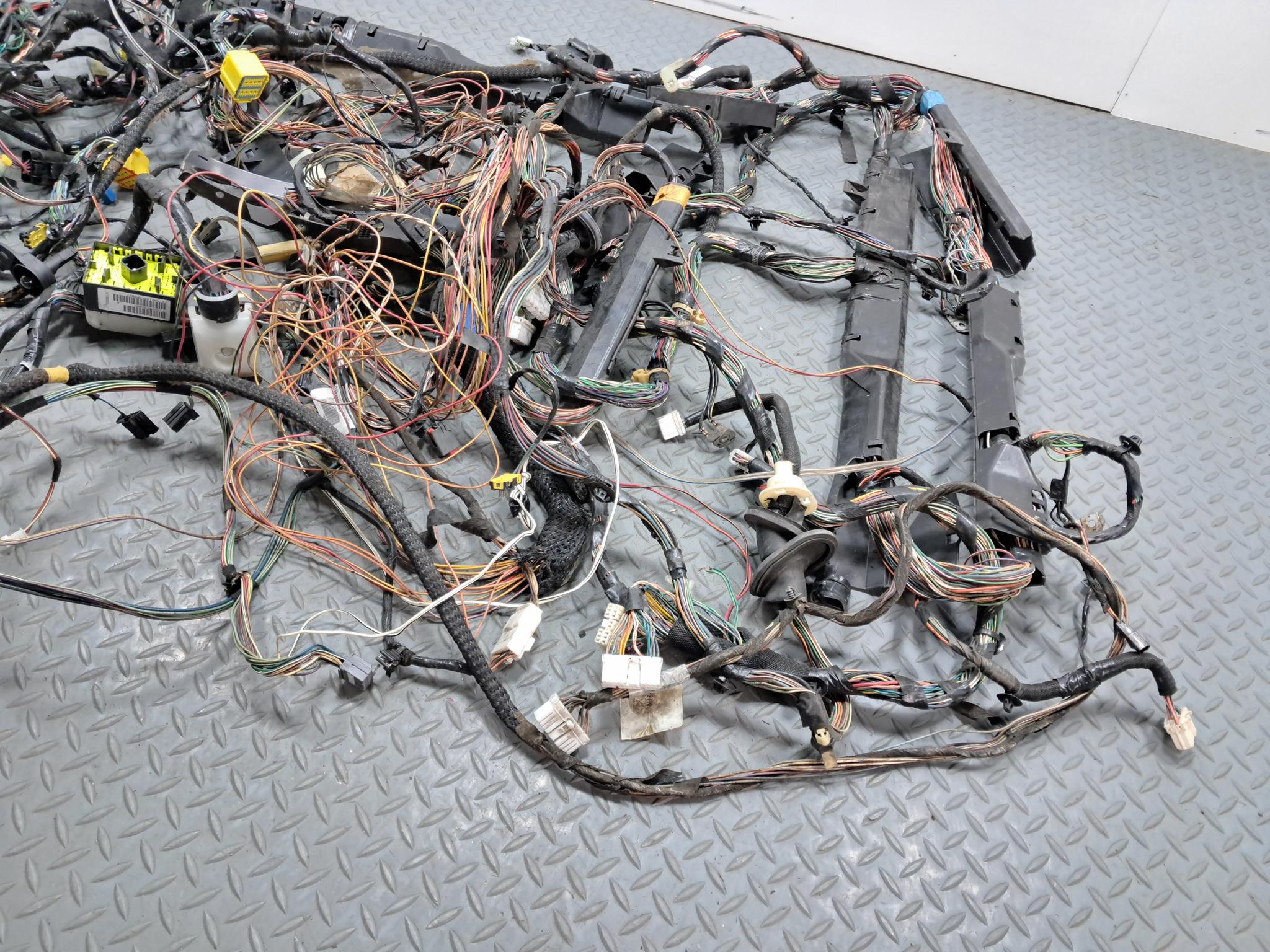 05 - 07 OEM JEEP GRAND CHEROKEE INTERIOR BODY WIRE HARNESS CABLE AND CONNECTOR