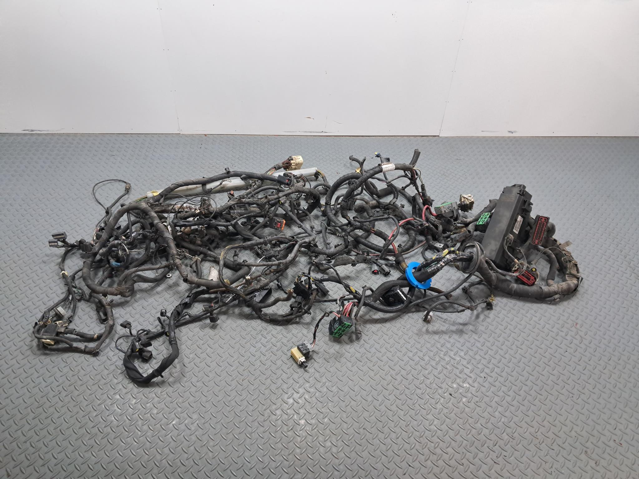 05 - 07 OEM JEEP GRAND CHEROKEE INTERIOR ENGINE WIRE HARNESS CABLE AND CONNECTOR