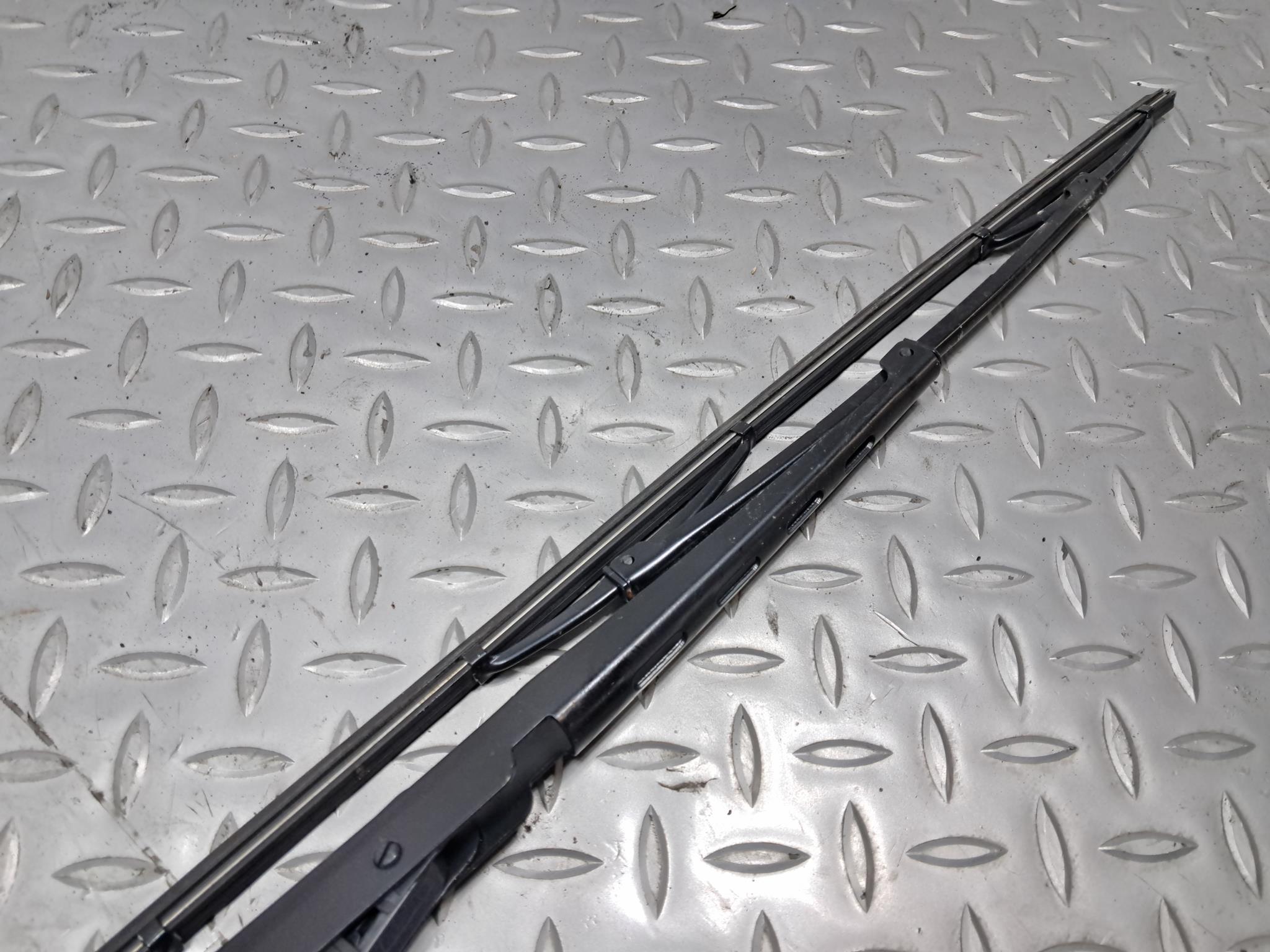 06 - 09 OEM TOYOTA PRIUS REAR TAILGATE WINDSHIELD WASHER WIPER ARM WITH BLADE