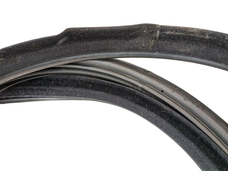 06 - 12 OEM LR RANGE ROVER SPORT FRONT RIGHT SIDE DOOR SEAL WEATHERSTRIP RUBBER