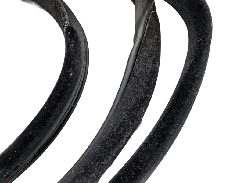 2010 - 2013 OEM LAND ROVER RANGE ROVER SPORT REAR LEFT SIDE DOOR RUBBER SEAL