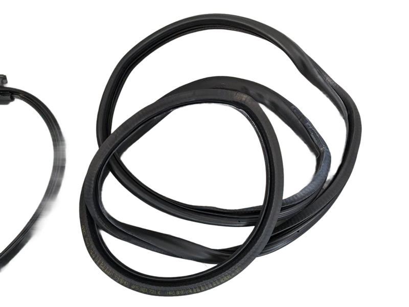 2004 - 2011 OEM AUDI A6 REAR RIGHT PASSENGER SIDE DOOR SEAL WEATHERSTRIP RUBBER