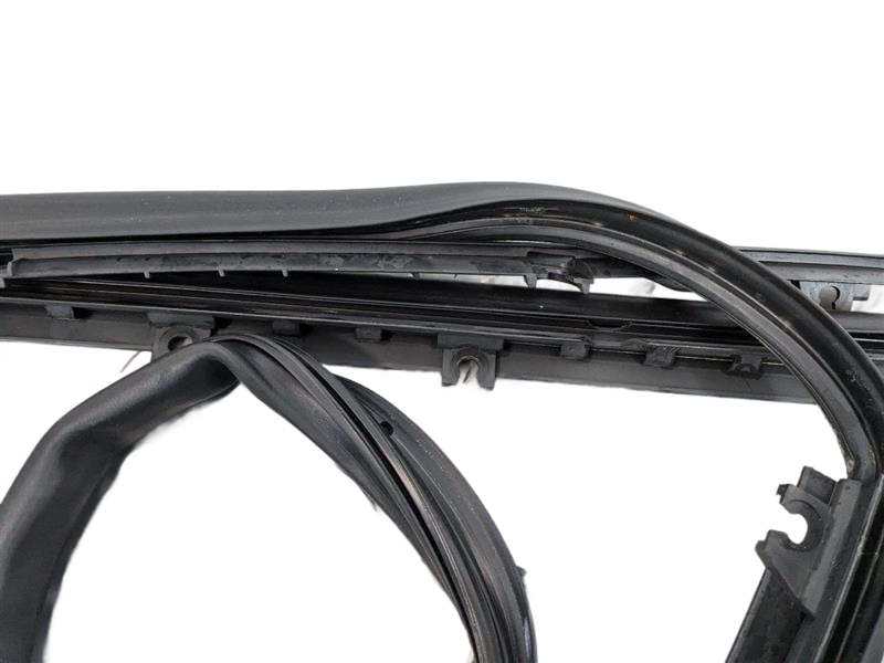 2004 - 2011 OEM AUDI A6 REAR RIGHT PASSENGER SIDE DOOR SEAL WEATHERSTRIP RUBBER