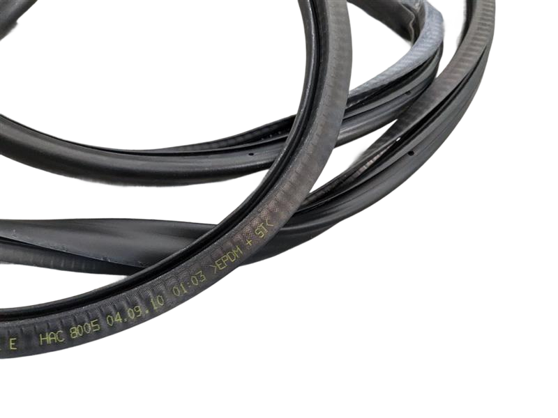 2004 - 2011 OEM AUDI A6 REAR RIGHT PASSENGER SIDE DOOR SEAL WEATHERSTRIP RUBBER