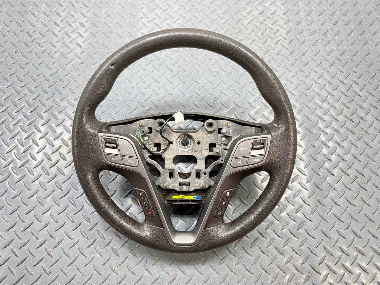 2013 - 2019 OEM HYUNDAI SANTA FE STEERING WHEEL WITH CONTROL SWITCH ASSEMBLY