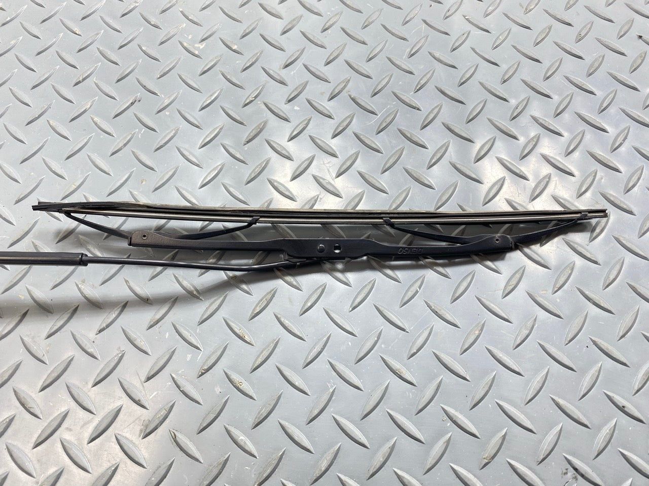 13 - 19 OEM HYUNDAI SANTA FE FRONT RIGHT WINDSHIELD WASHER WIPER ARM AND BLADE