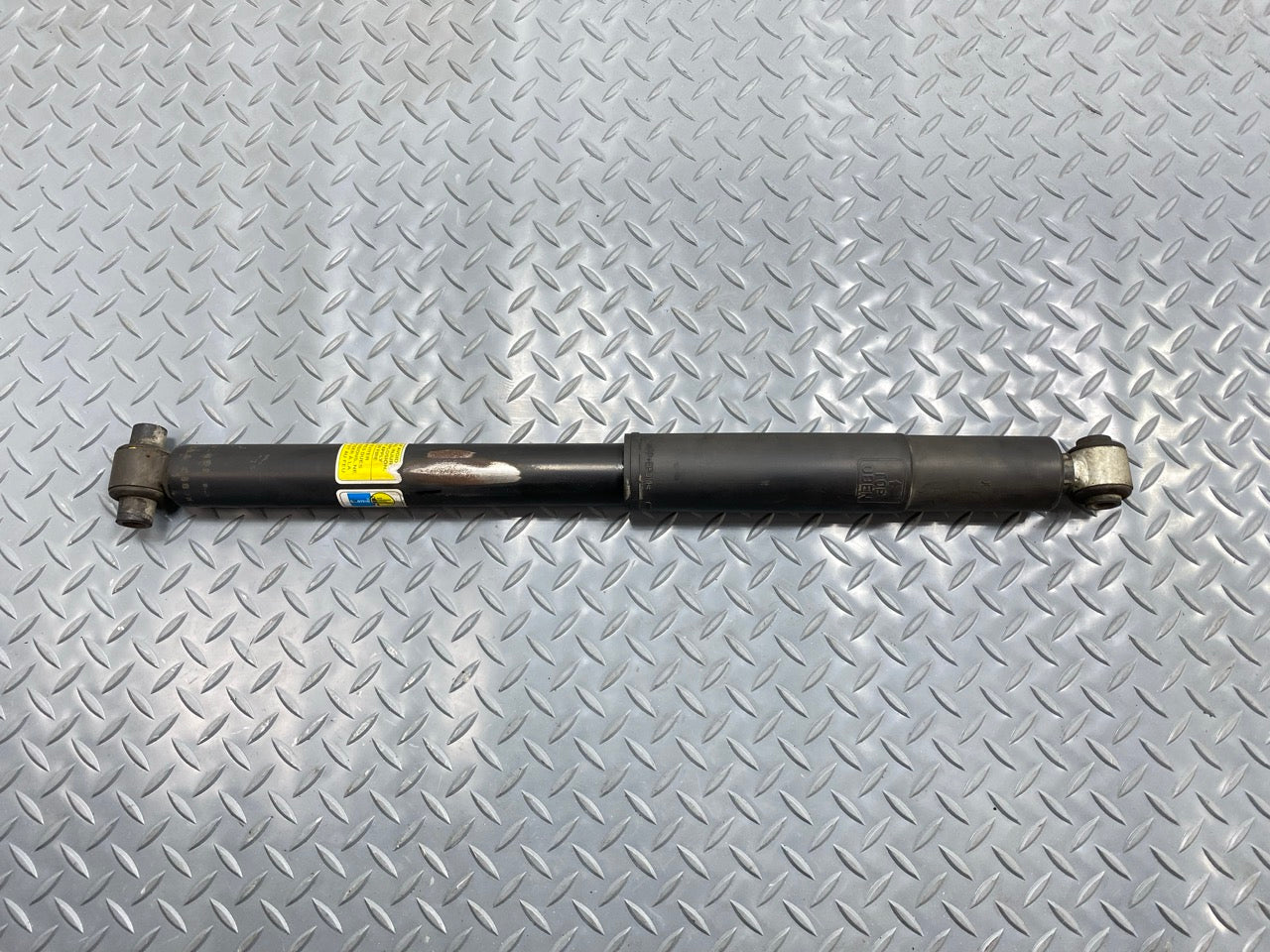 05 - 07 OEM CHEVROLET TRAILBLAZER REAR RIGHT PASSENGER SIDE SHOCK STRUT ABSORBER
