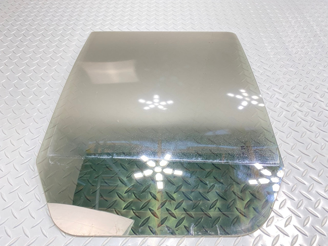 05 - 07 OEM CHEVROLET TRAILBLAZER REAR RIGHT PASSENGER SIDE DOOR WINDOW GLASS
