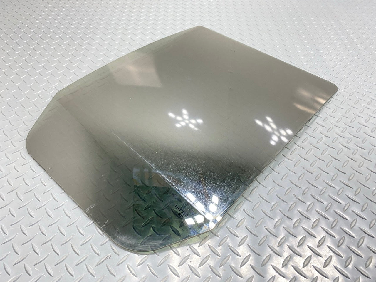 05 - 07 OEM CHEVROLET TRAILBLAZER REAR RIGHT PASSENGER SIDE DOOR WINDOW GLASS