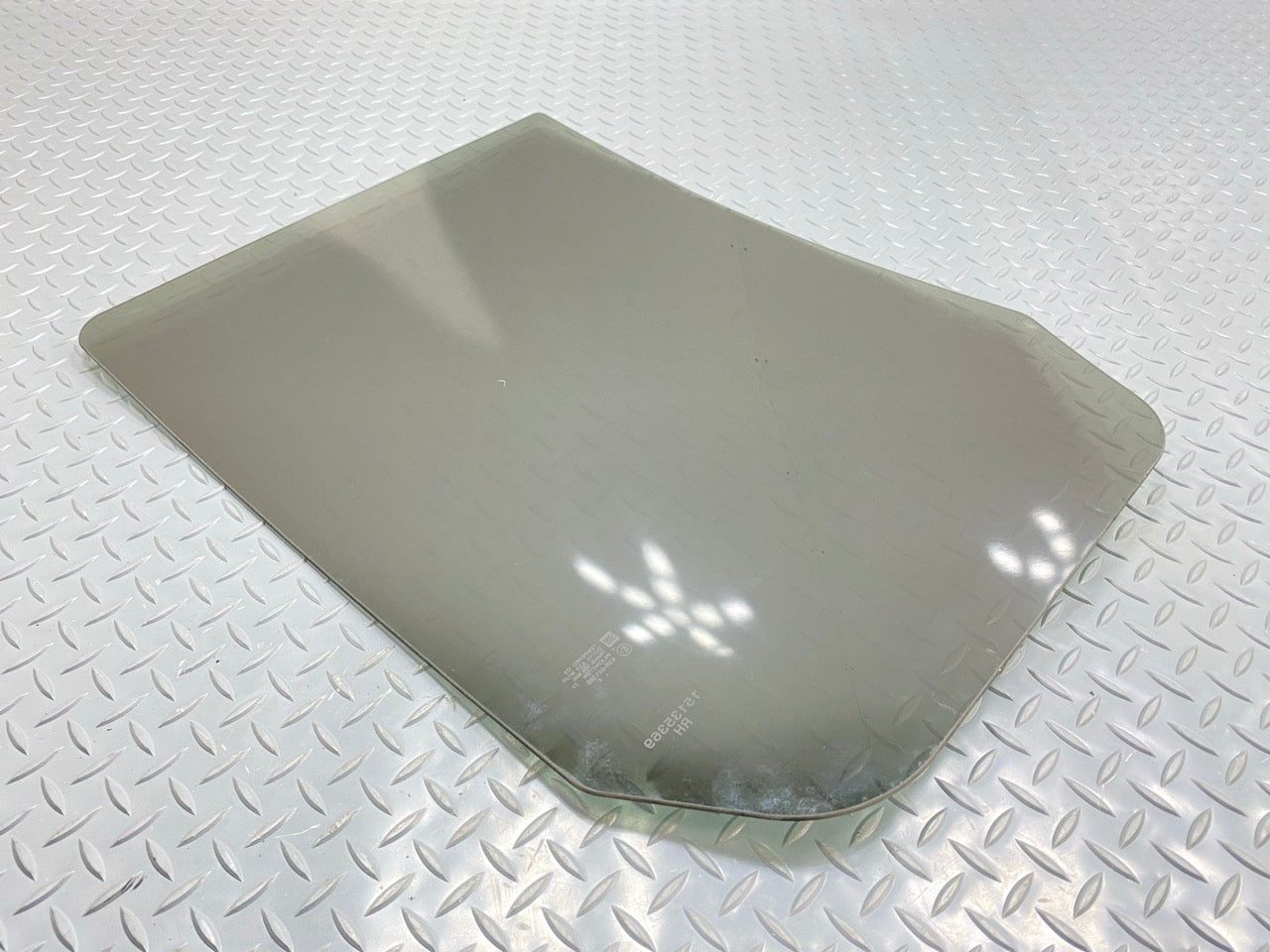 05 - 07 OEM CHEVROLET TRAILBLAZER REAR RIGHT PASSENGER SIDE DOOR WINDOW GLASS