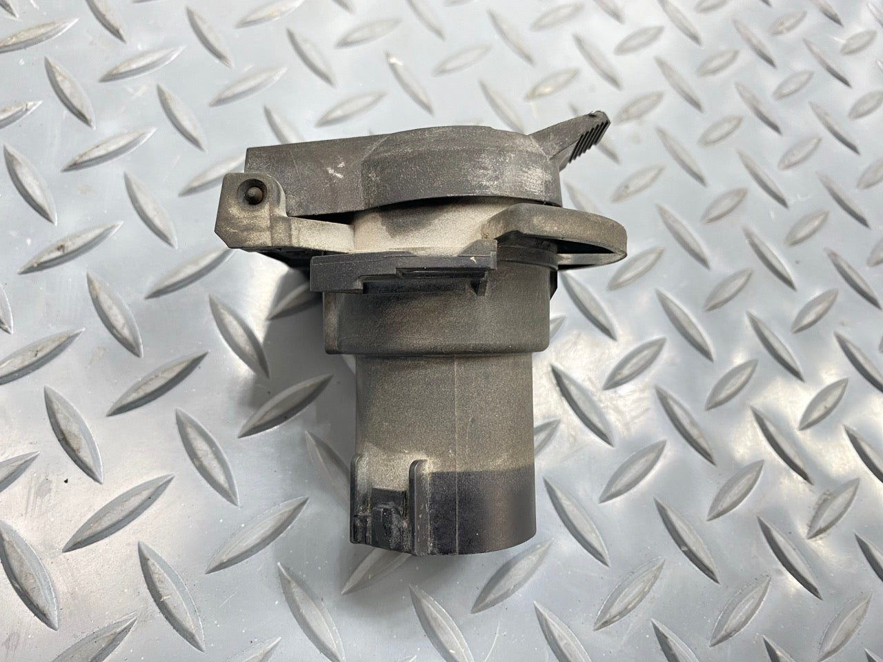 05 - 07 OEM CHEVROLET TRAILBLAZER TRAILER HITCH HARNESS PLUG CONNECTOR
