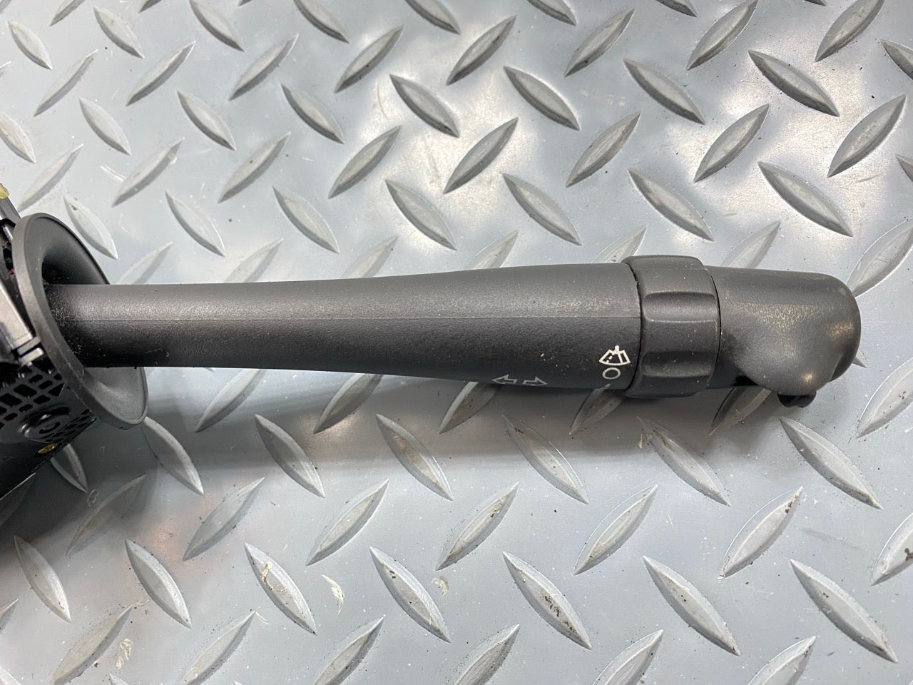 05 - 07 OEM CHEVROLET TRAILBLAZER TURN SIGNAL WINDSHIELD WIPER COLUMN SWITCH