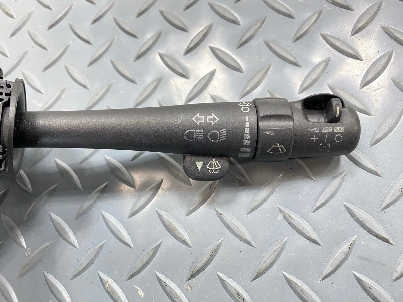 05 - 07 OEM CHEVROLET TRAILBLAZER TURN SIGNAL WINDSHIELD WIPER COLUMN SWITCH