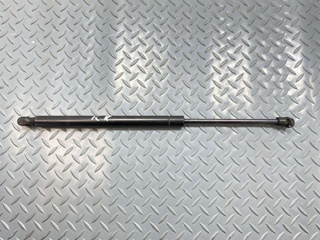 05 - 07 OEM CHEVROLET TRAILBLAZER REAR RIGHT OR LEFT TRUNK LID HATCH LIFT STRUT