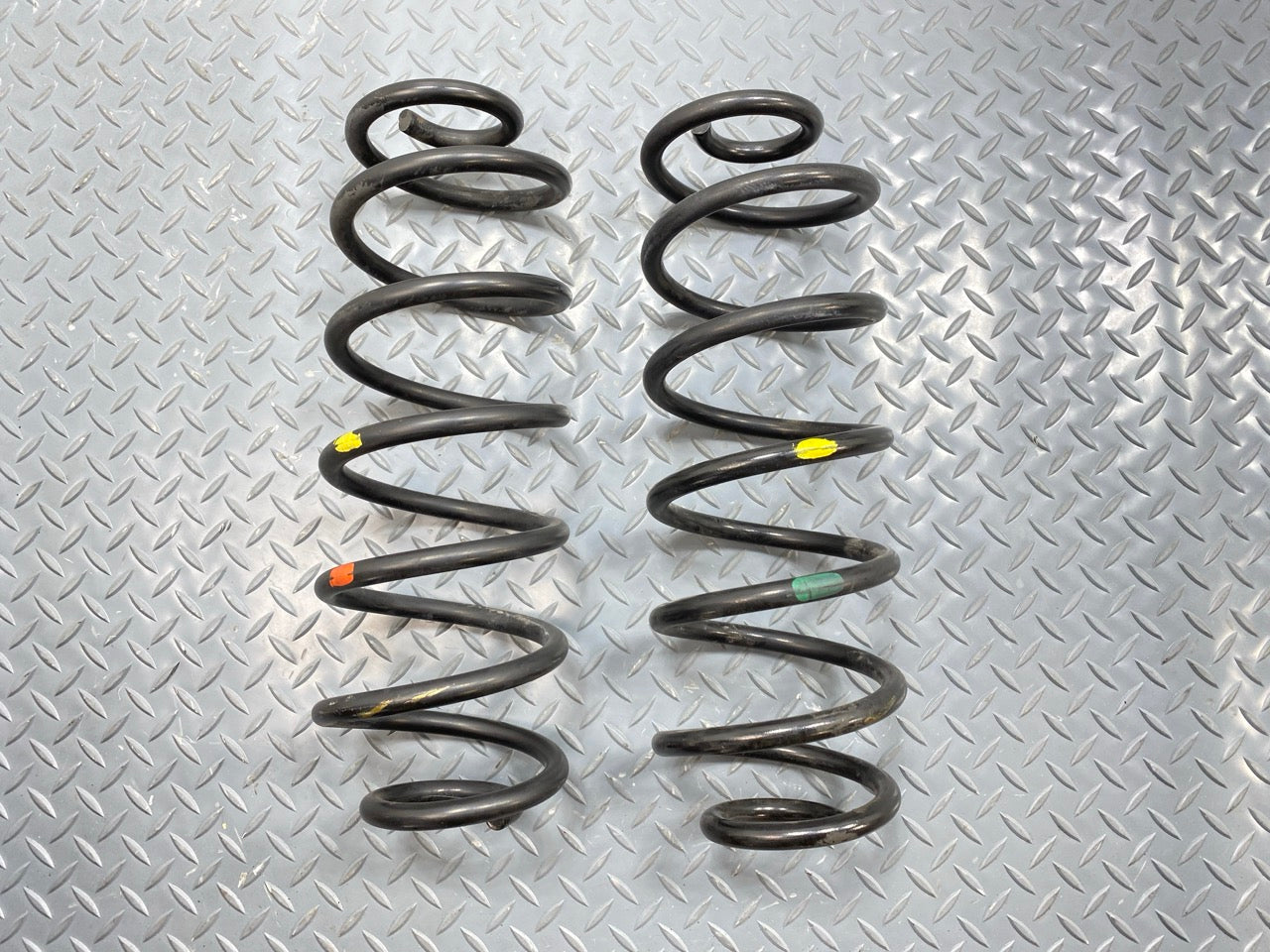 05 - 07 OEM CHEVROLET TRAILBLAZER REAR LEFT AND RIGHT SUSPENSION COIL SPRING