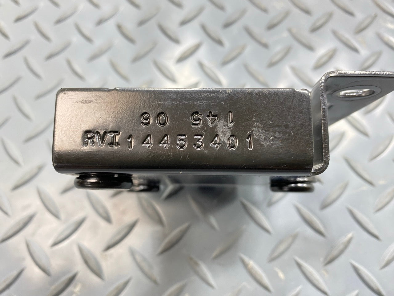 05 - 07 OEM CHEVROLET TRAILBLAZER YAW RATE SUSPENSION STABILITY SENSOR MODULE