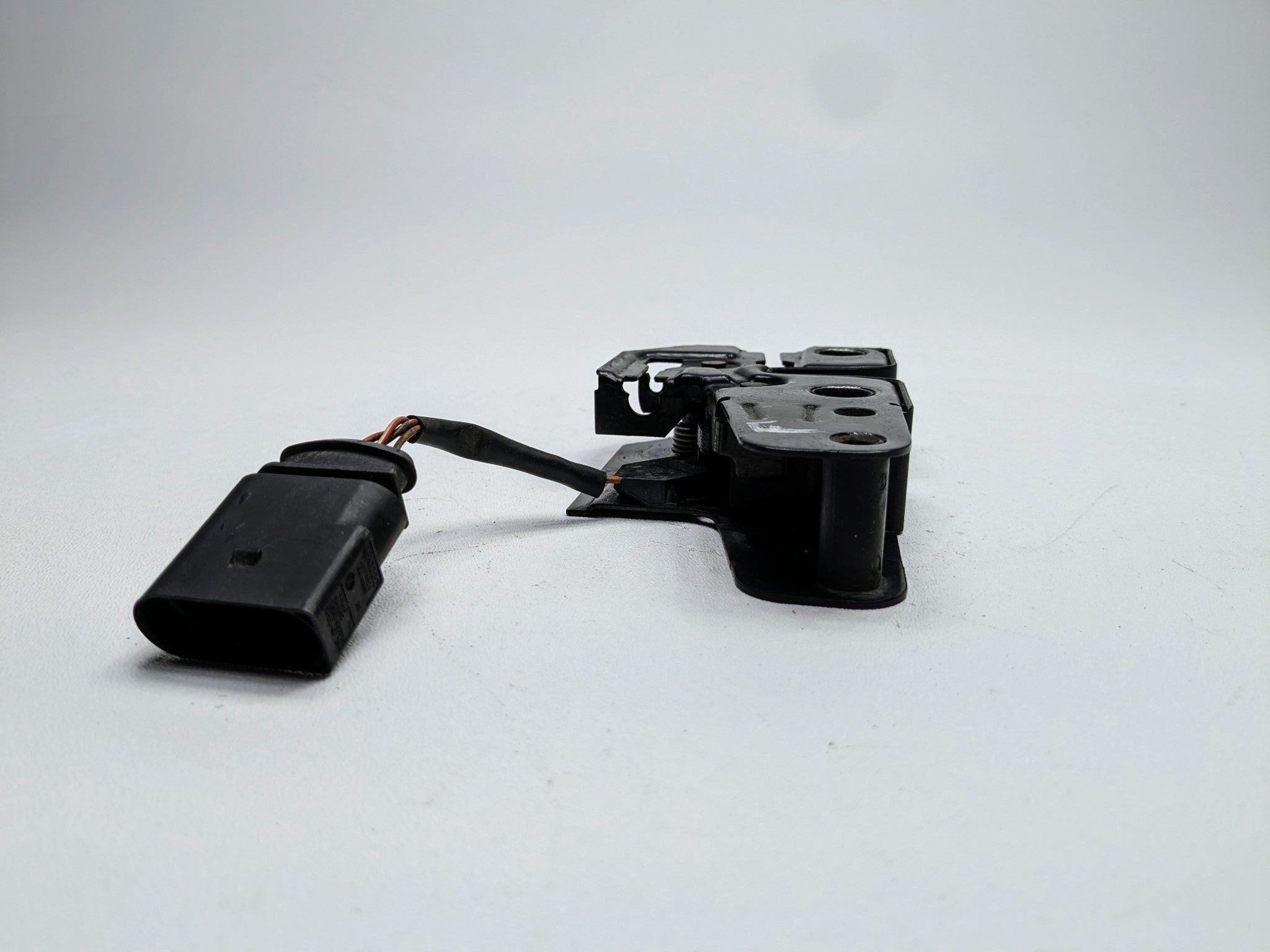 2004 - 2006 OEM PORSCHE CAYENNE V6 FRONT HOOD BONNET LOCK LATCH ACTUATOR