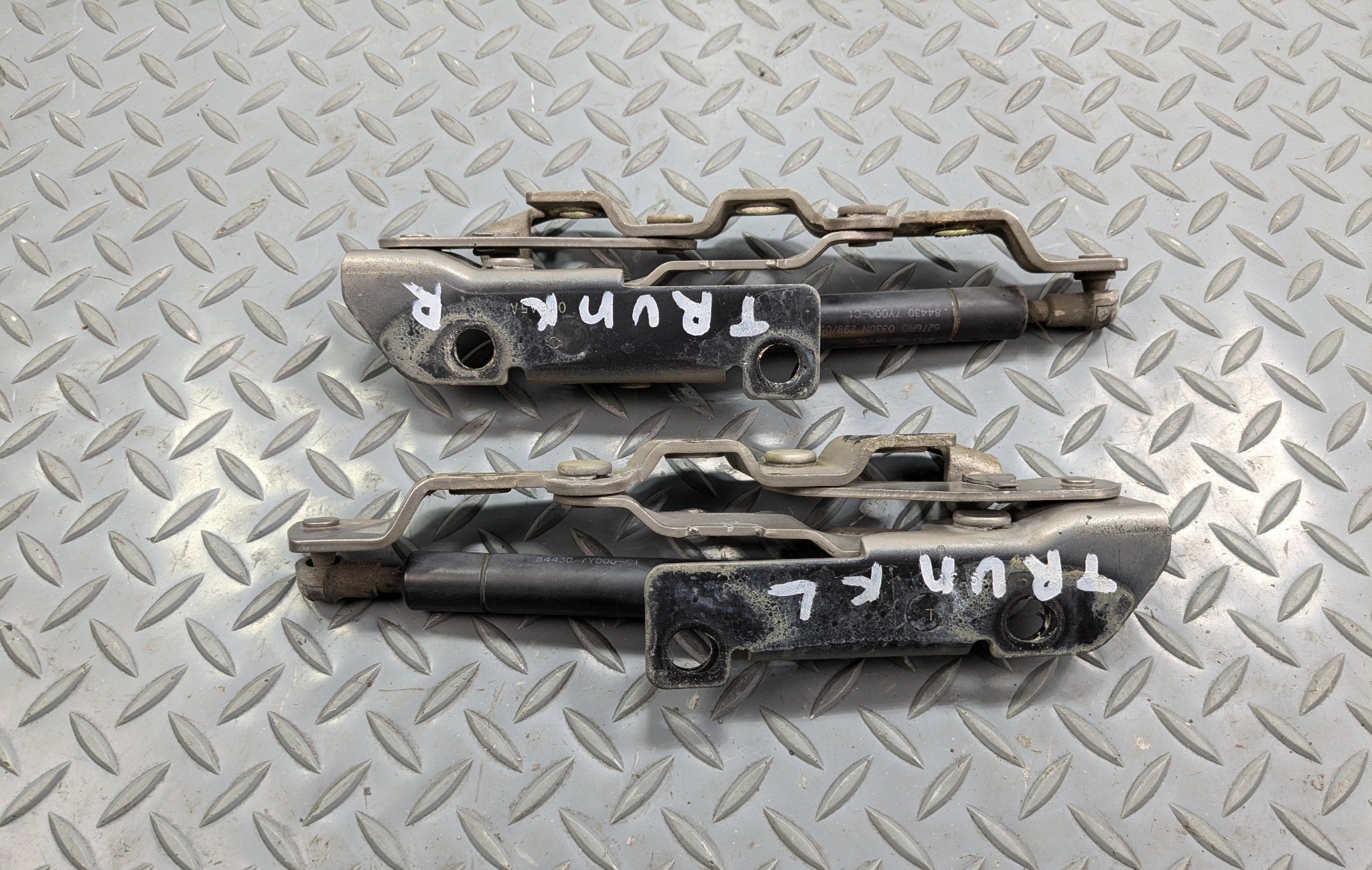 2004 - 2006 OEM NISSAN MAXIMA REAR LEFT AND RIGHT TRUNK LID GATE HINGES PAIR