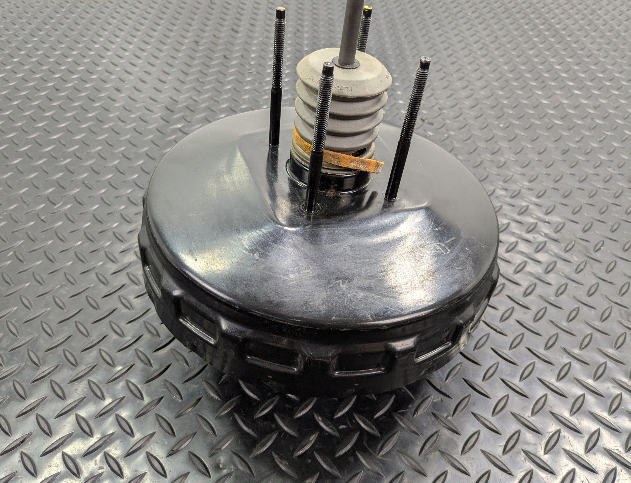 2005 - 2007 OEM NISSAN ARMADA POWER BRAKE BOOSTER ASSEMBLY