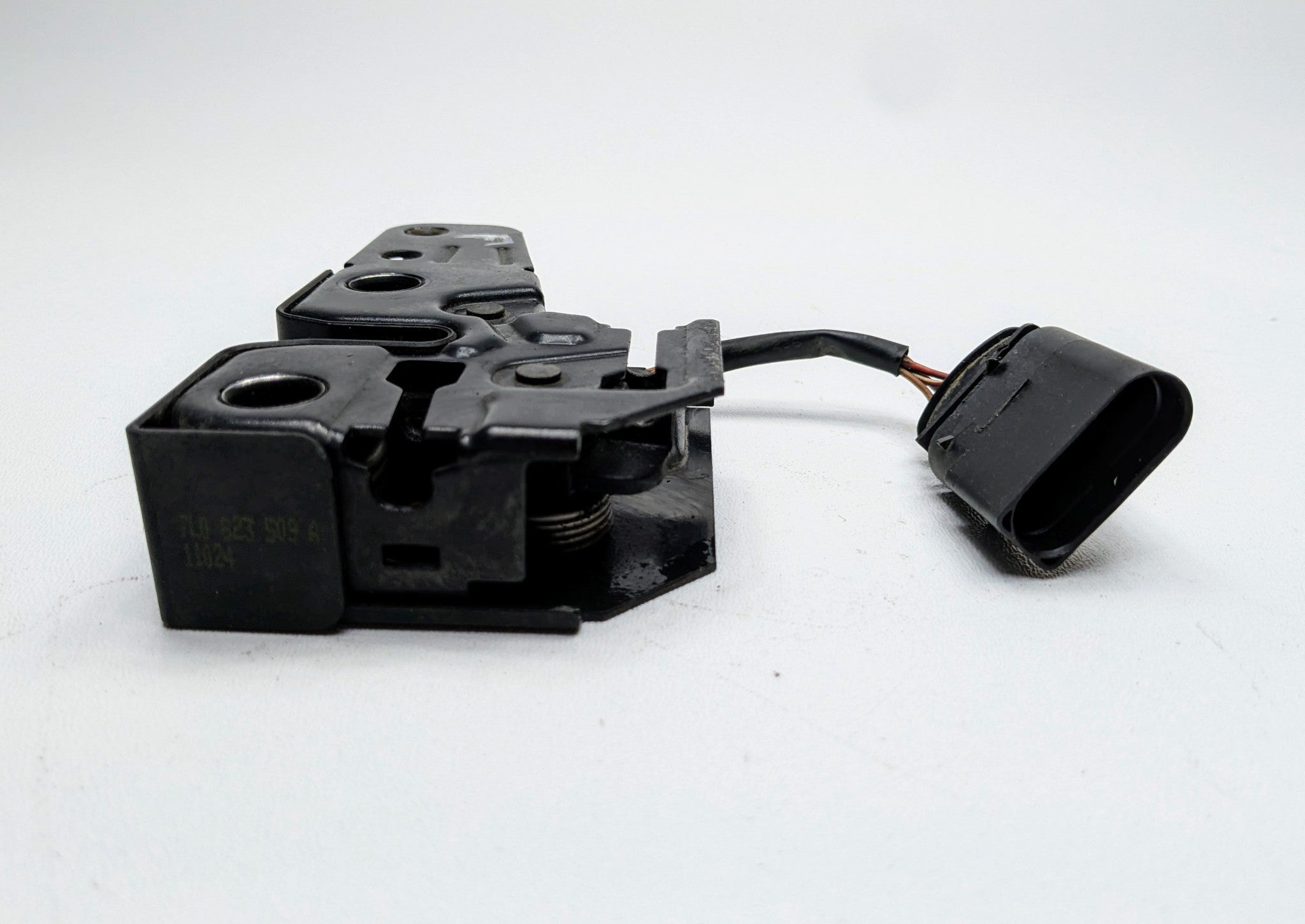 2004 - 2006 OEM PORSCHE CAYENNE V6 FRONT HOOD BONNET LOCK LATCH ACTUATOR