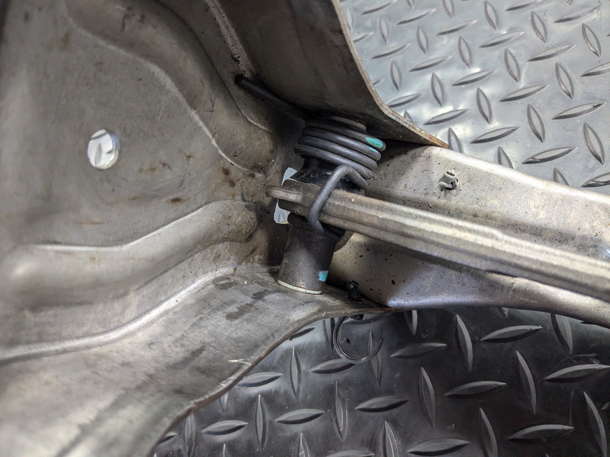 2005 - 2007 OEM NISSAN ARMADA FOOT BRAKE STOP PEDAL WITH BRACKET ASSEMBLY