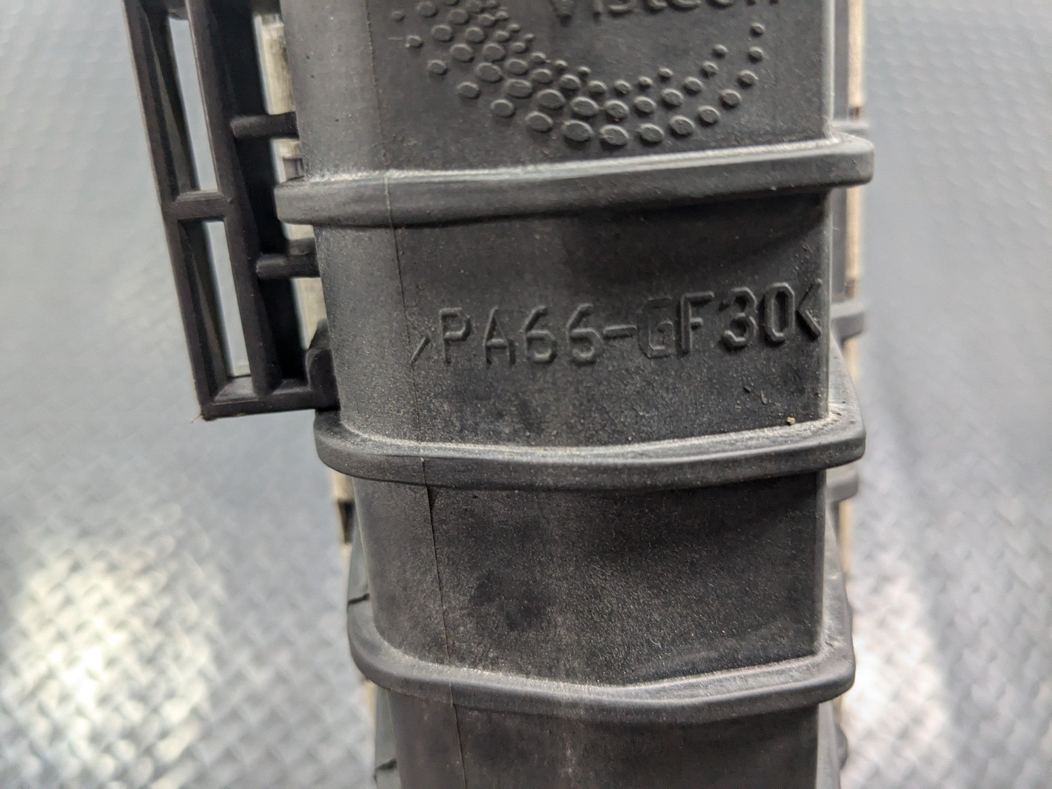 2005 - 2007 OEM NISSAN ARMADA 5.6L ENGINE COOLING RADIATOR