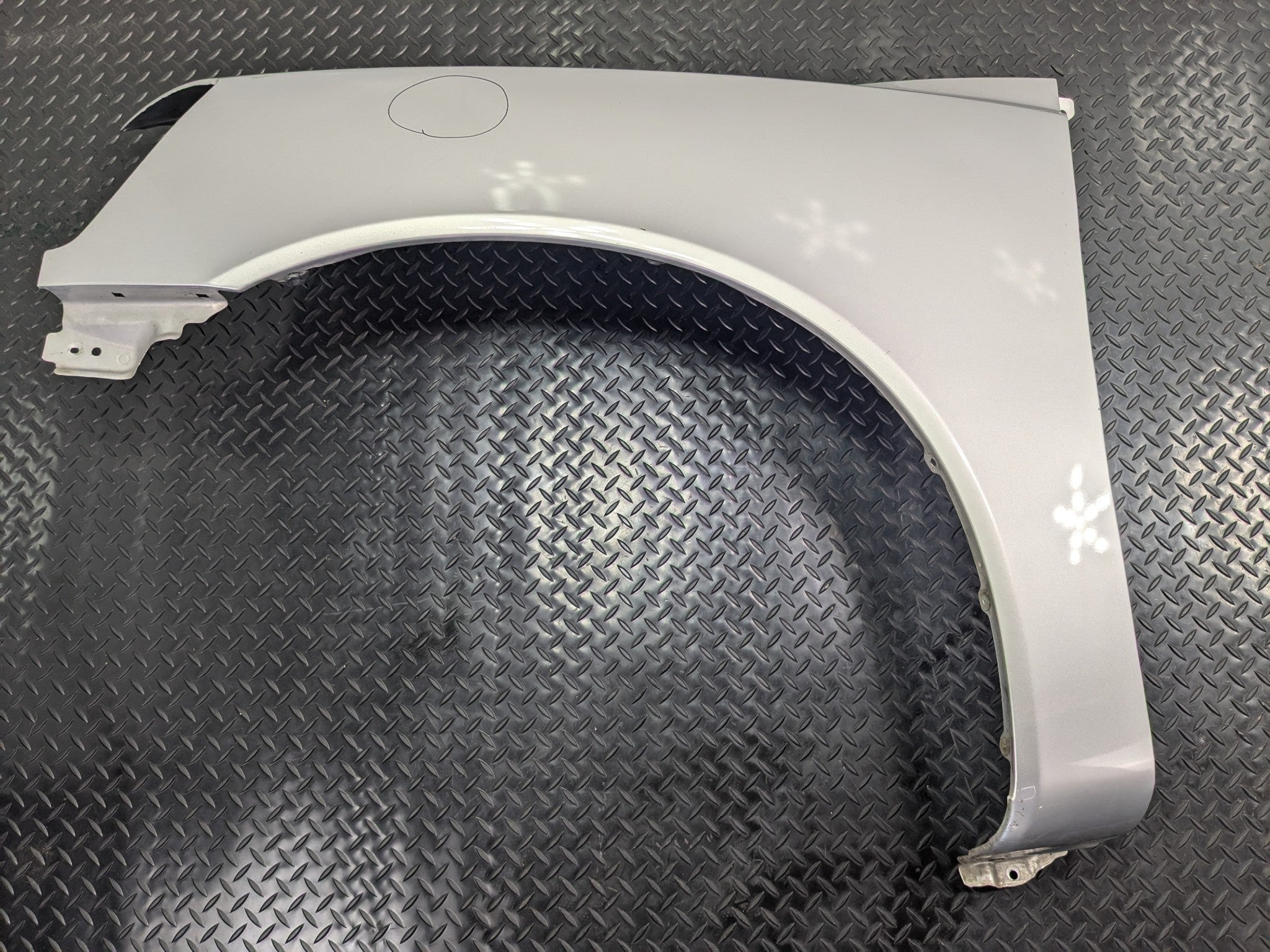 2005 - 2007 OEM NISSAN ARMADA FRONT LEFT DRIVER SIDE FENDER COVER PANEL ASSEMBLY