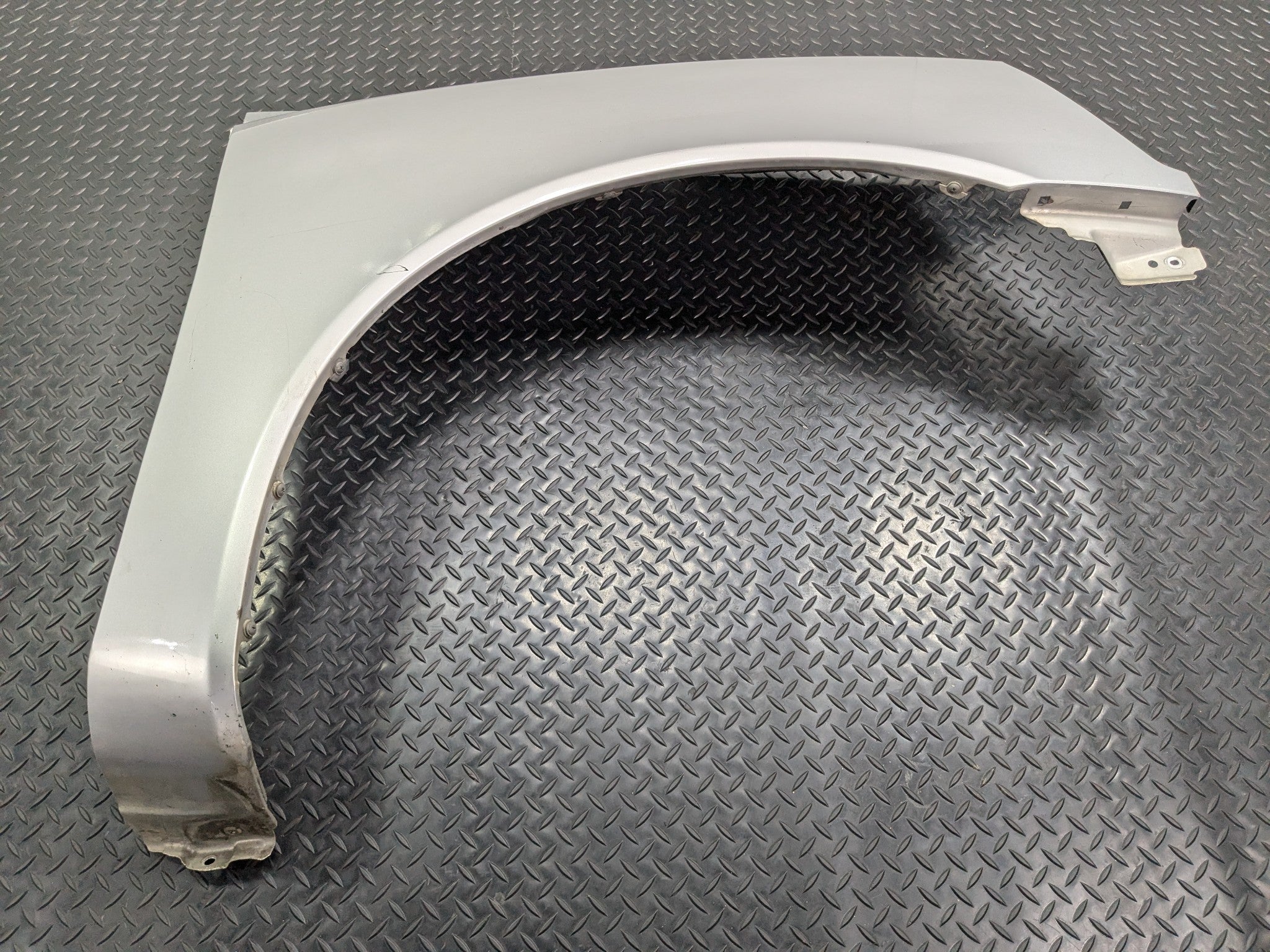05 - 07 OEM NISSAN ARMADA FRONT RIGHT PASSENGER SIDE FENDER COVER PANEL ASSEMBLY