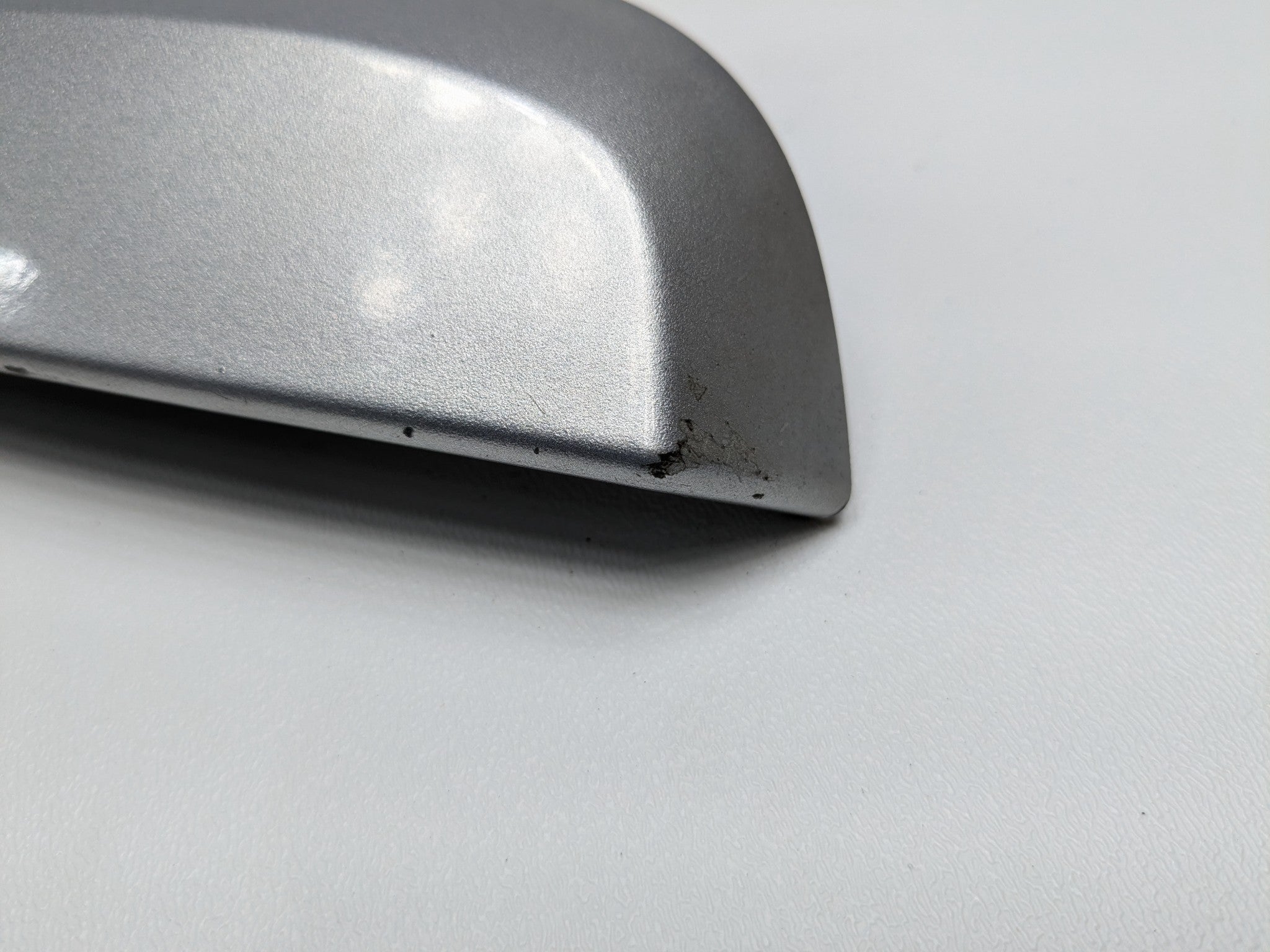 05 - 07 OEM NISSAN ARMADA REAR LEFT DRIVER SIDE EXTERIOR DOOR HANDLE LIGHT GRAY