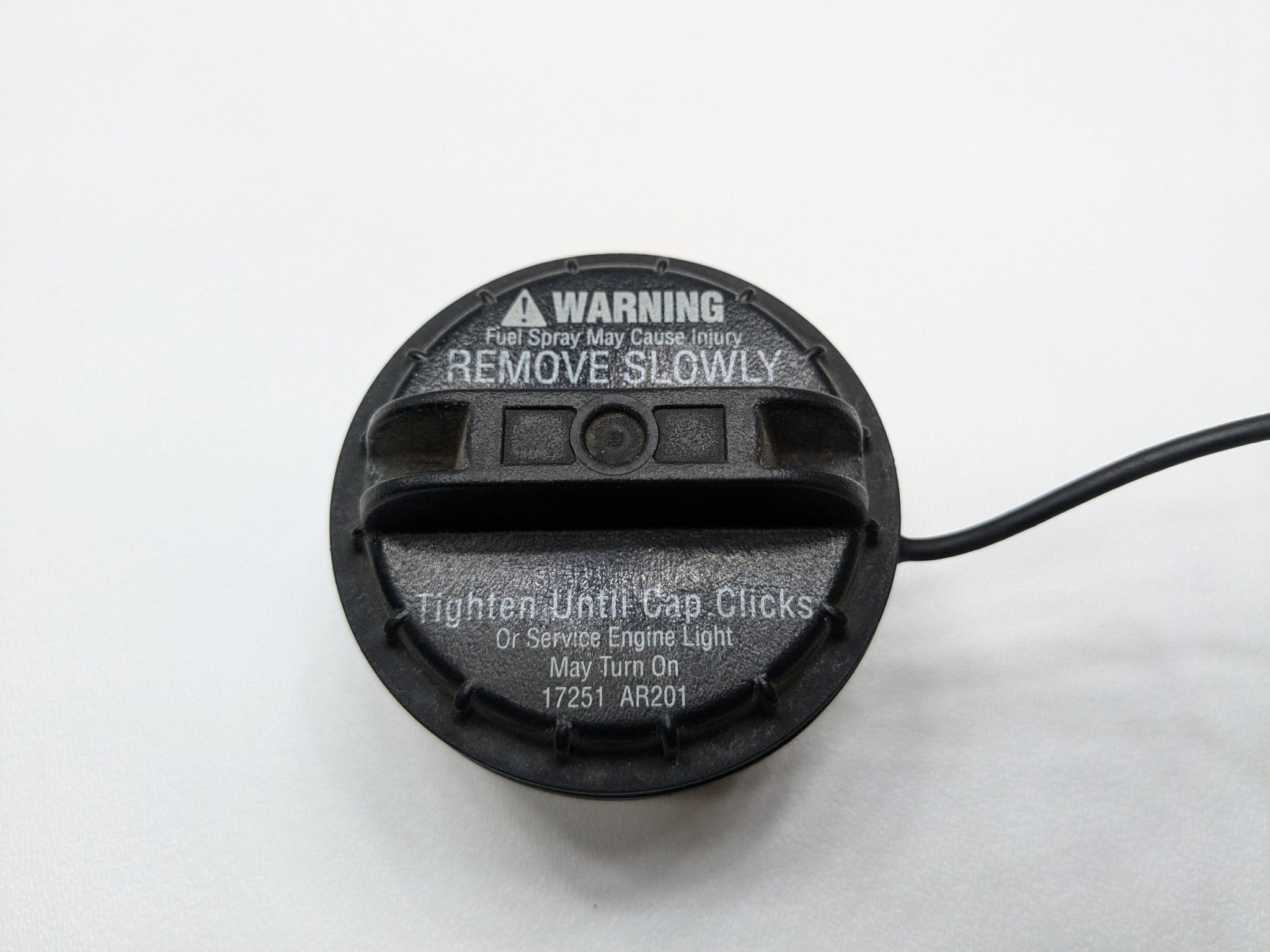 2005 - 2007 OEM NISSAN ARMADA FUEL GAS TANK FILLER CAP ASSEMBLY
