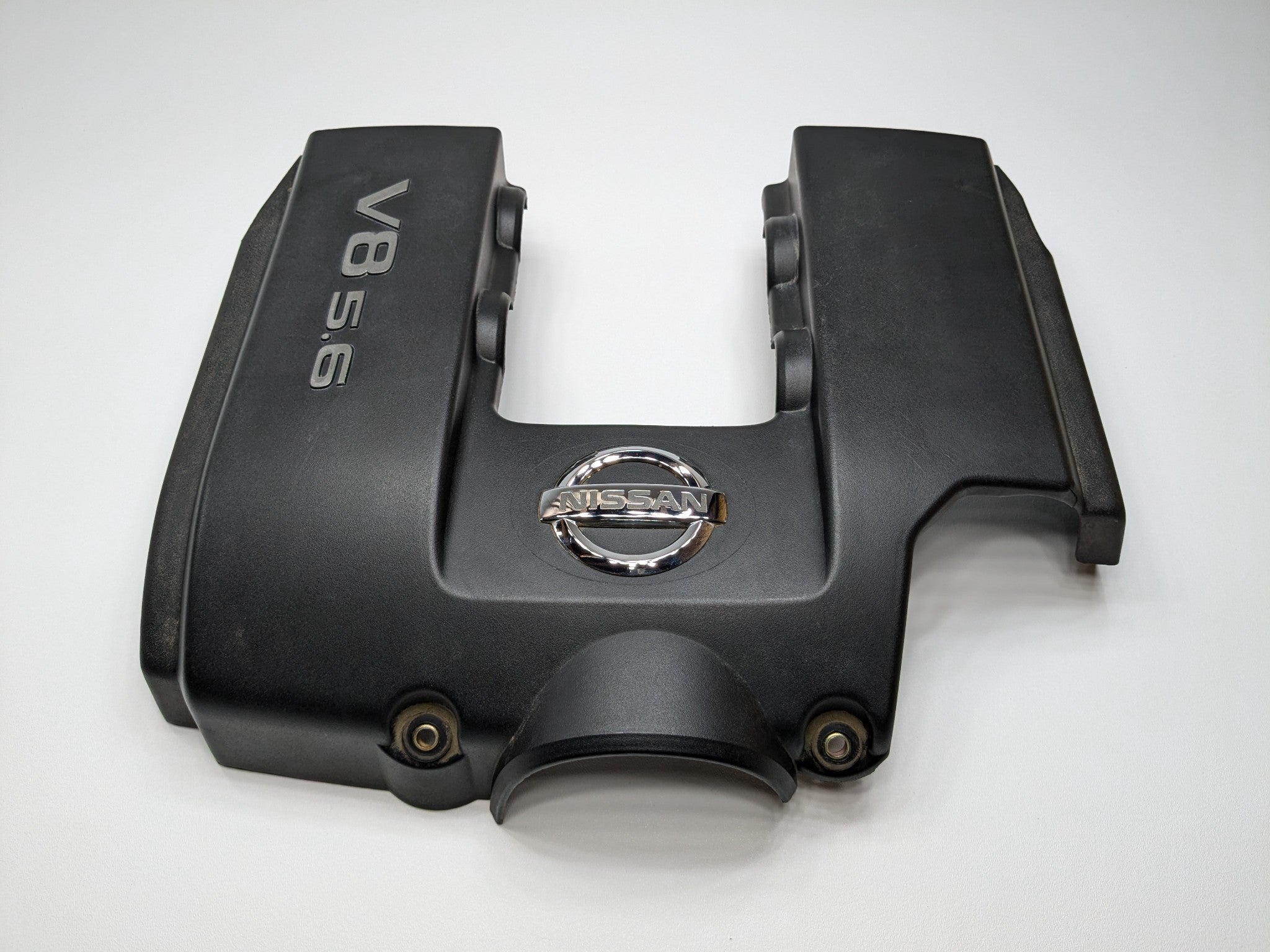 2005 - 2007 OEM NISSAN ARMADA ENGINE COVER 5.6L BLACK
