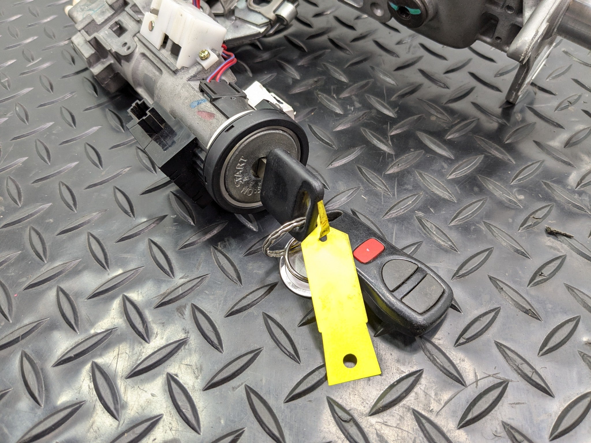 2005 - 2007 OEM NISSAN ARMADA POWER STEERING COLUMN WITH MOTOR