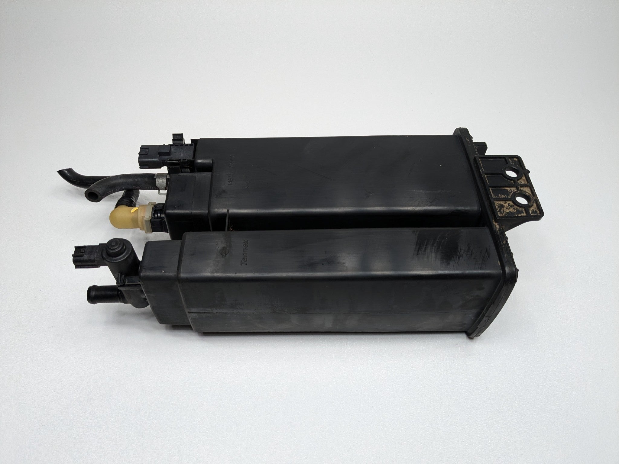 2005 - 2007 OEM NISSAN ARMADA FUEL VAPOR EVAPORATOR CHARCOAL CANISTER