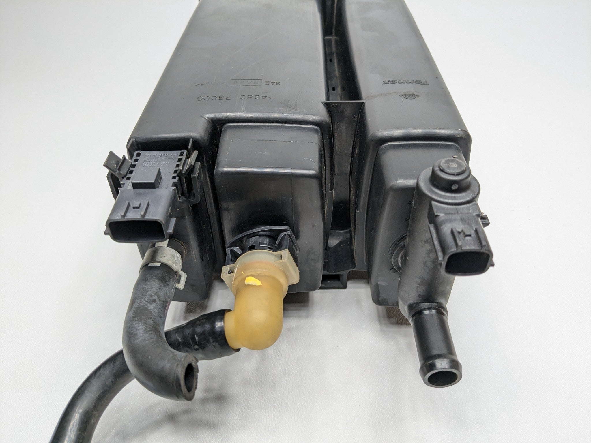 2005 - 2007 OEM NISSAN ARMADA FUEL VAPOR EVAPORATOR CHARCOAL CANISTER