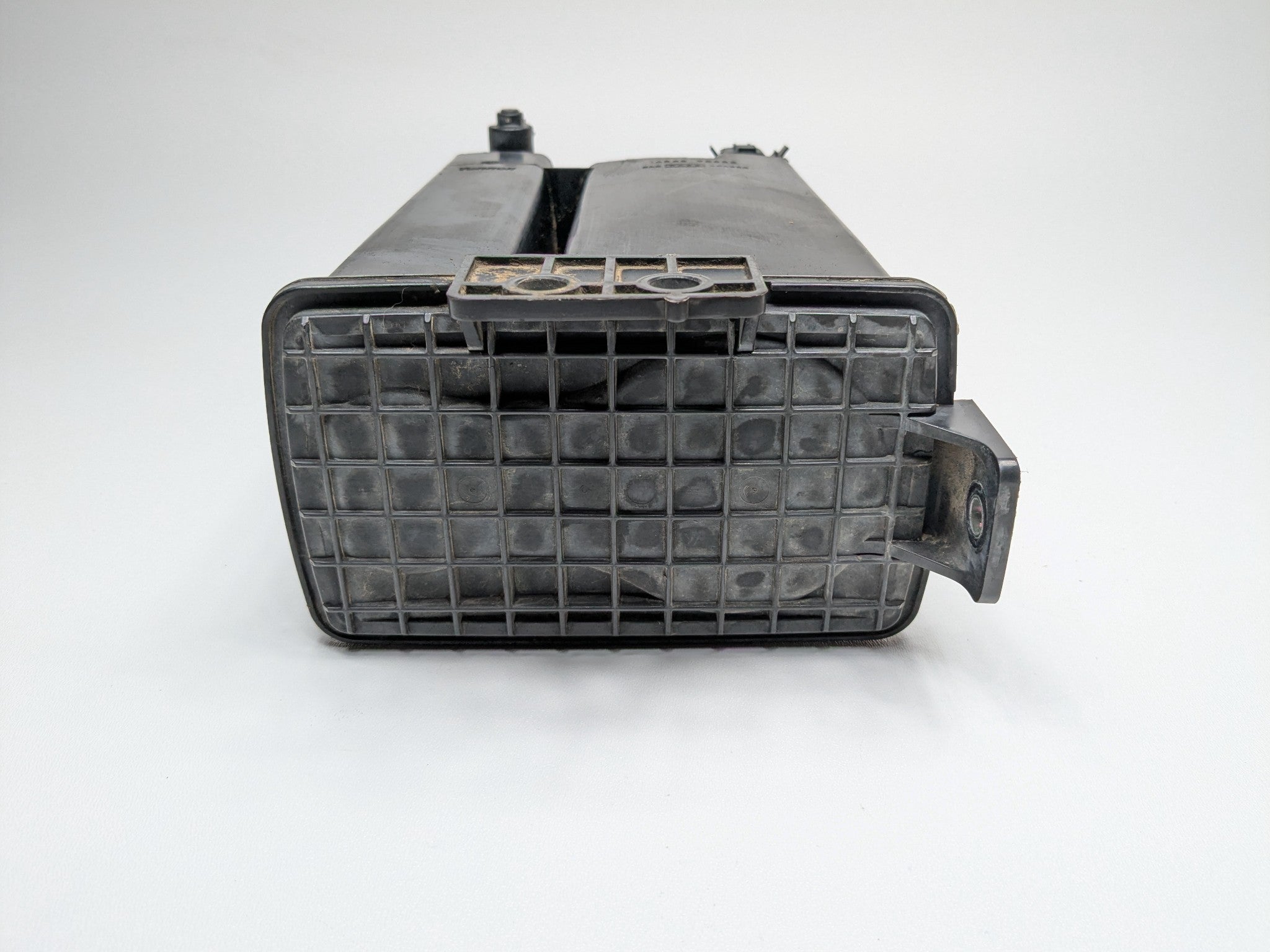 2005 - 2007 OEM NISSAN ARMADA FUEL VAPOR EVAPORATOR CHARCOAL CANISTER