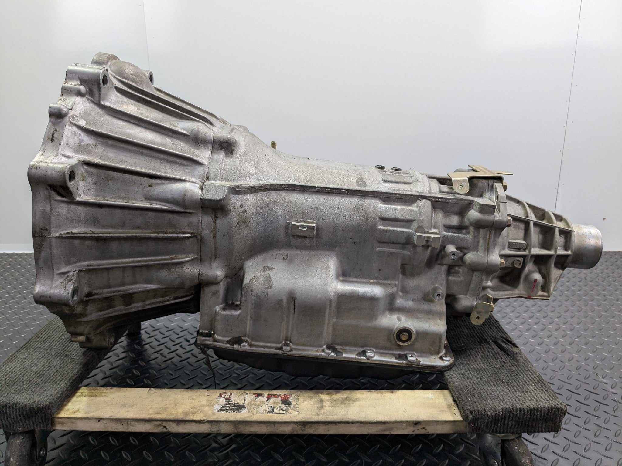 2005 - 2007 OEM NISSAN ARMADA AUTOMATIC TRANSMISSION GEARBOX ASSEMBLY