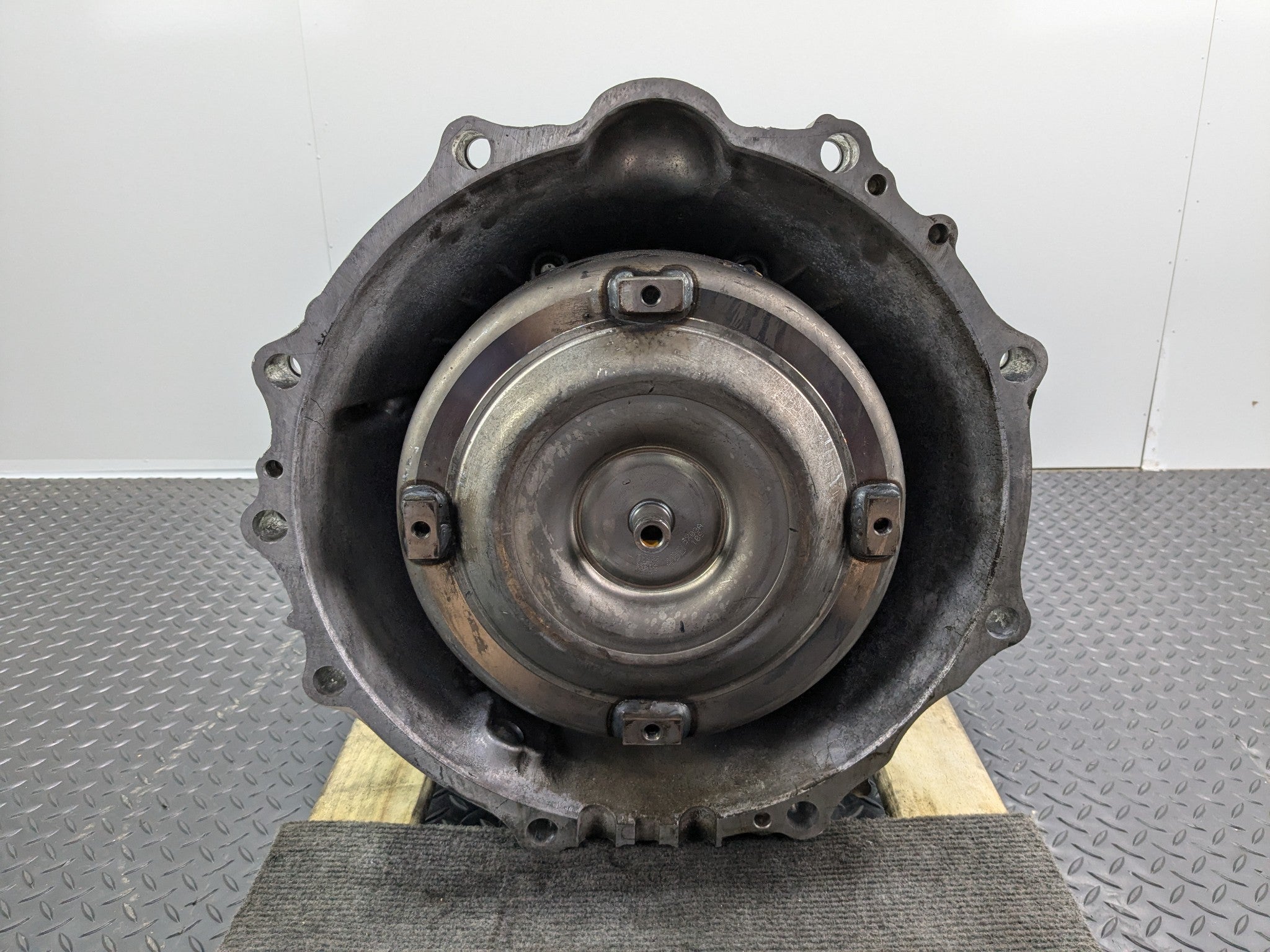2005 - 2007 OEM NISSAN ARMADA AUTOMATIC TRANSMISSION GEARBOX ASSEMBLY