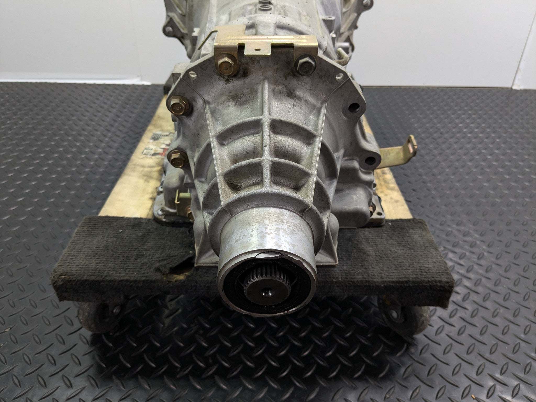 2005 - 2007 OEM NISSAN ARMADA AUTOMATIC TRANSMISSION GEARBOX ASSEMBLY