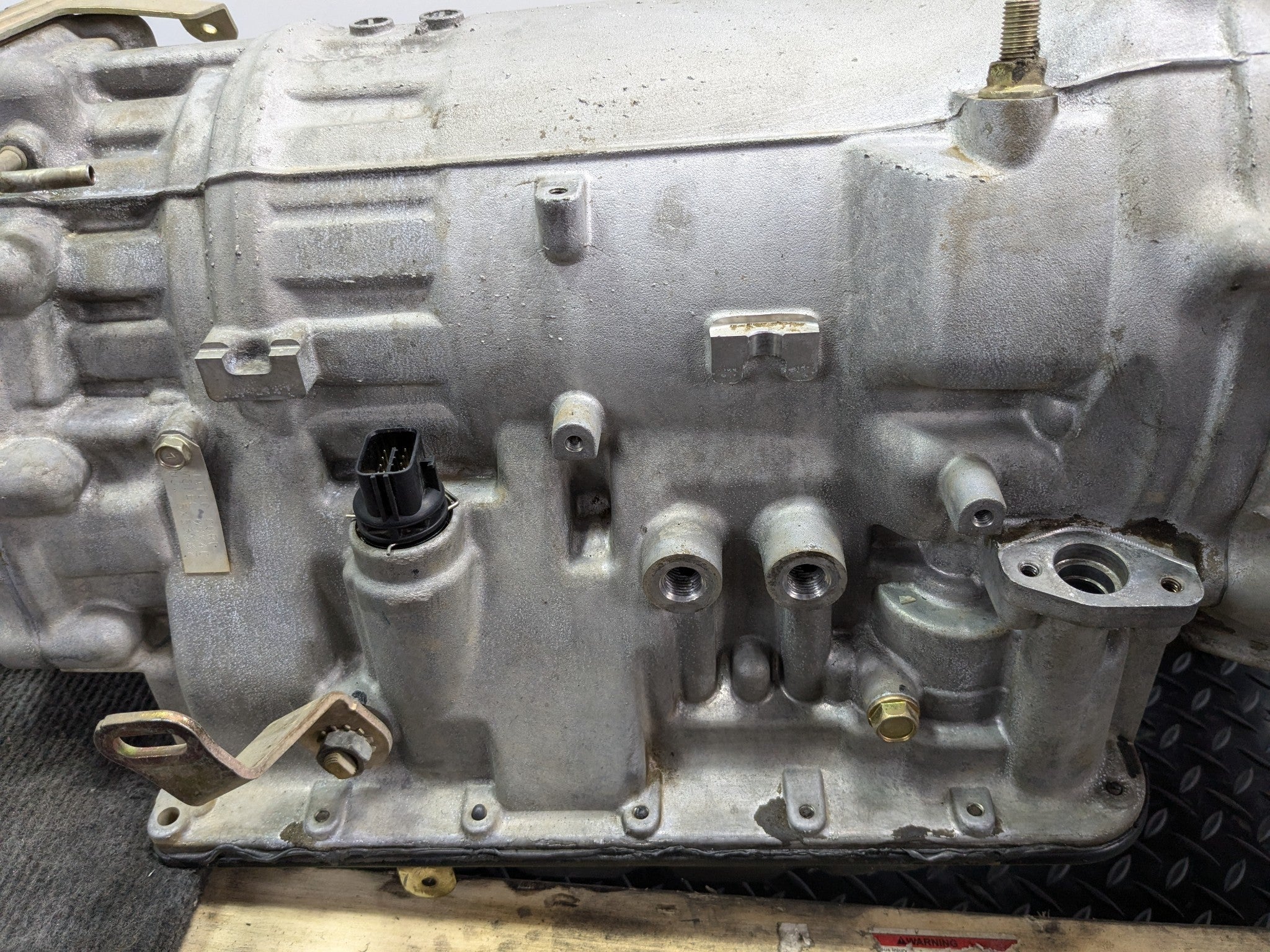 2005 - 2007 OEM NISSAN ARMADA AUTOMATIC TRANSMISSION GEARBOX ASSEMBLY