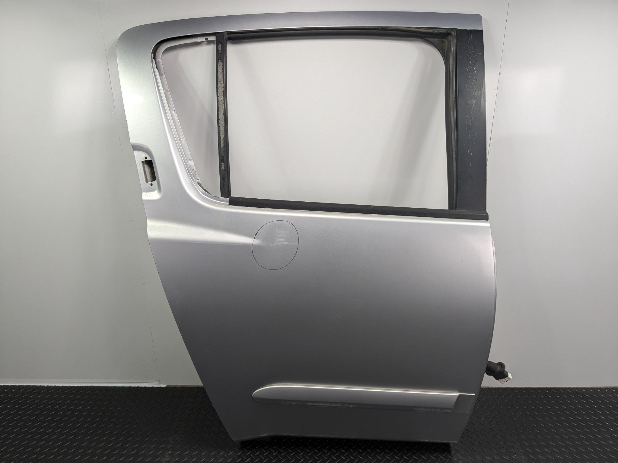 2005 - 2007 OEM NISSAN ARMADA REAR RIGHT PASSENGER SIDE DOOR SHELL PANEL