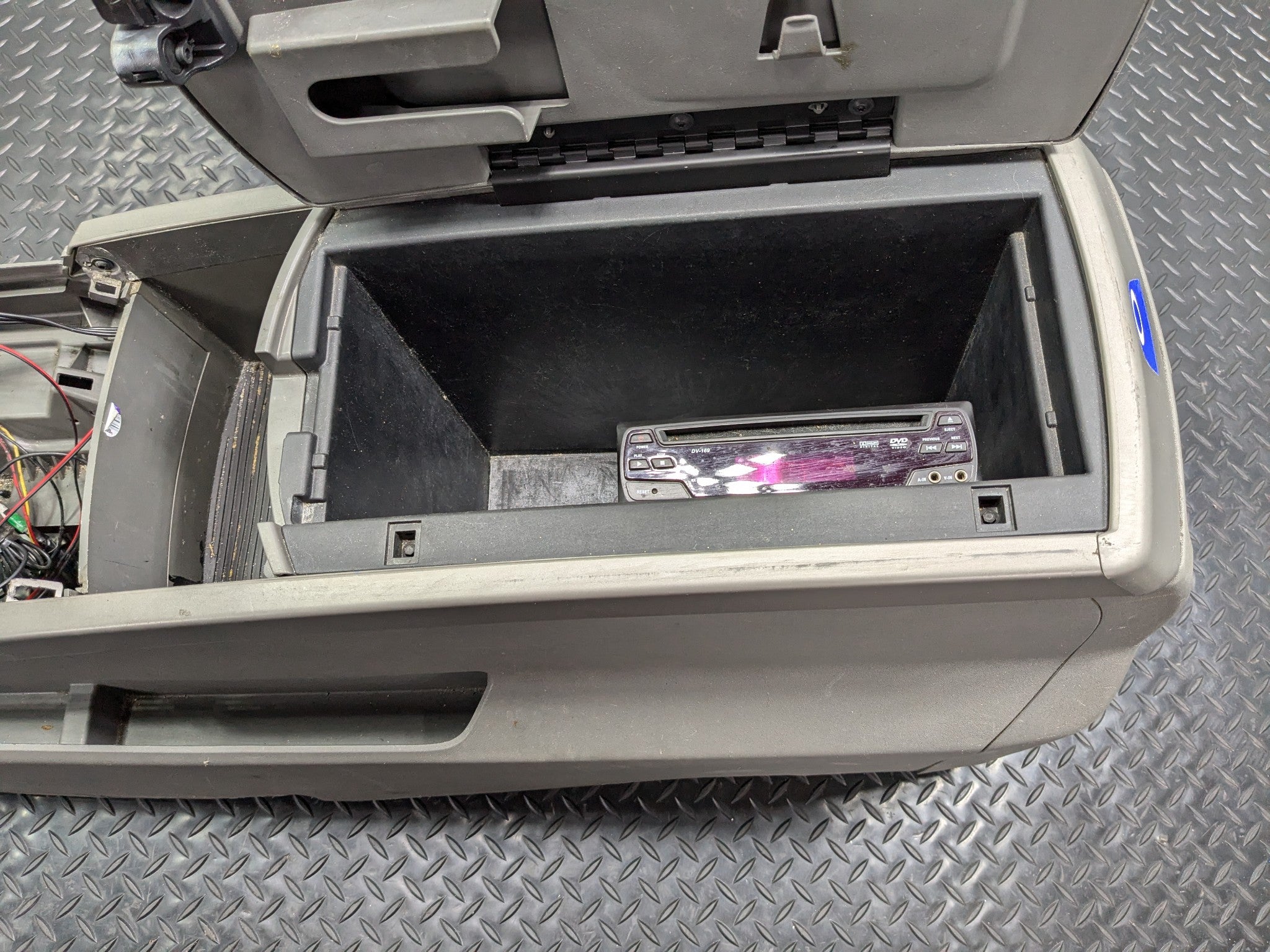 2005 - 2007 OEM NISSAN ARMADA FRONT LOWER CENTER FLOOR CONSOLE ARMREST ASSEMBLY