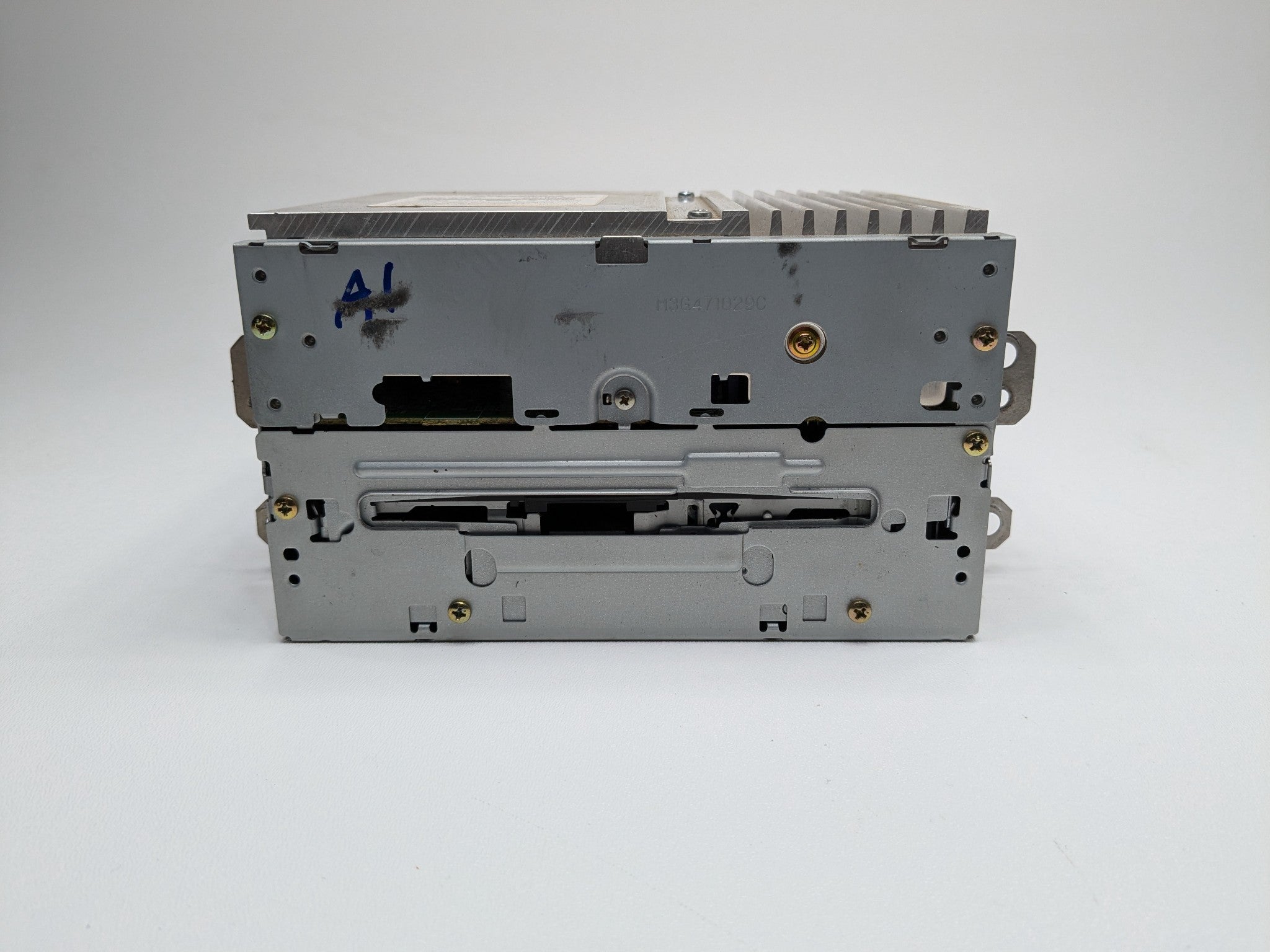 05 - 07 OEM NISSAN ARMADA AUDIO EQUIPMENT CD PLAYER AM-FM RADIO RECEIVER UNIT