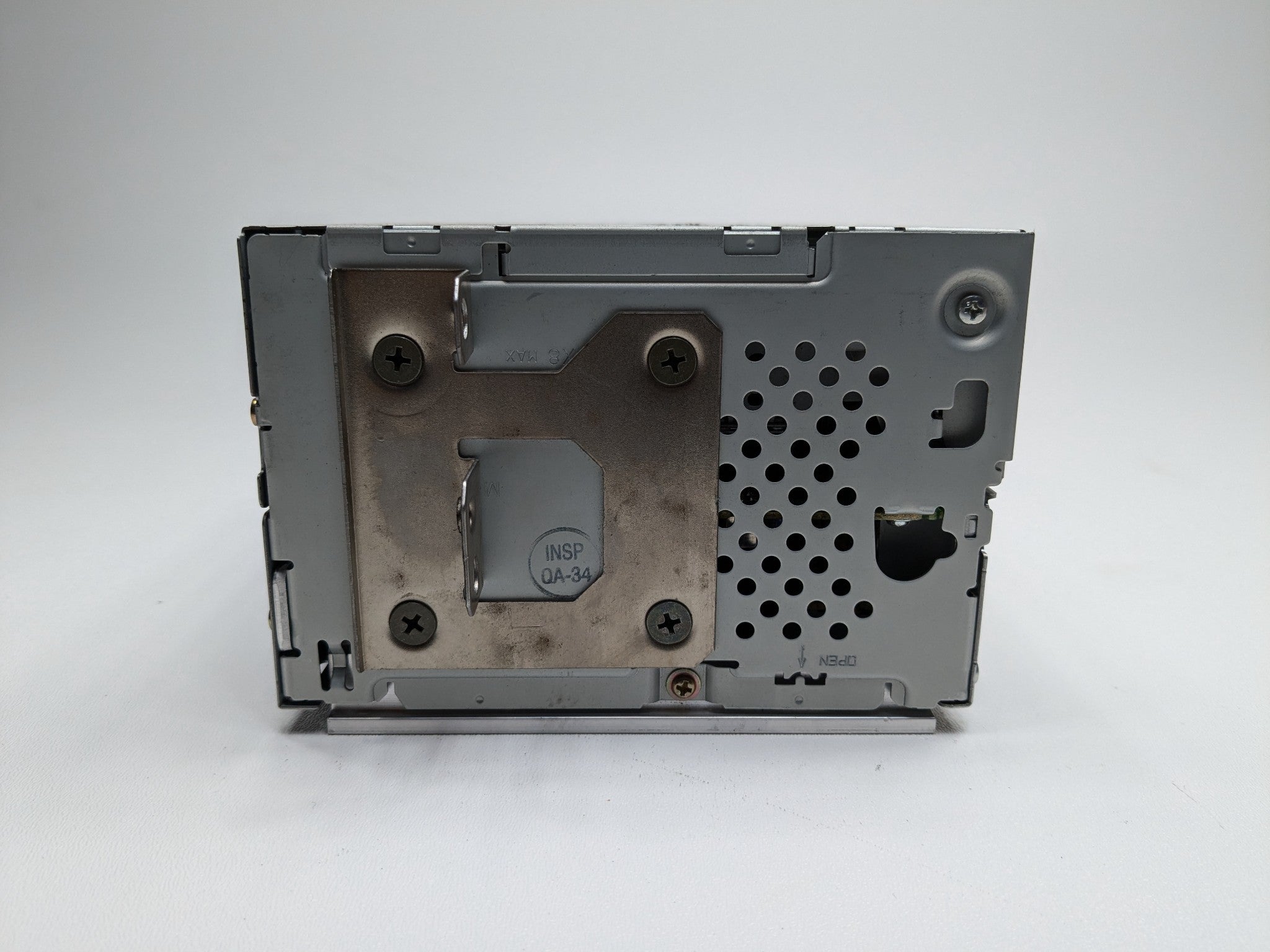 05 - 07 OEM NISSAN ARMADA AUDIO EQUIPMENT CD PLAYER AM-FM RADIO RECEIVER UNIT