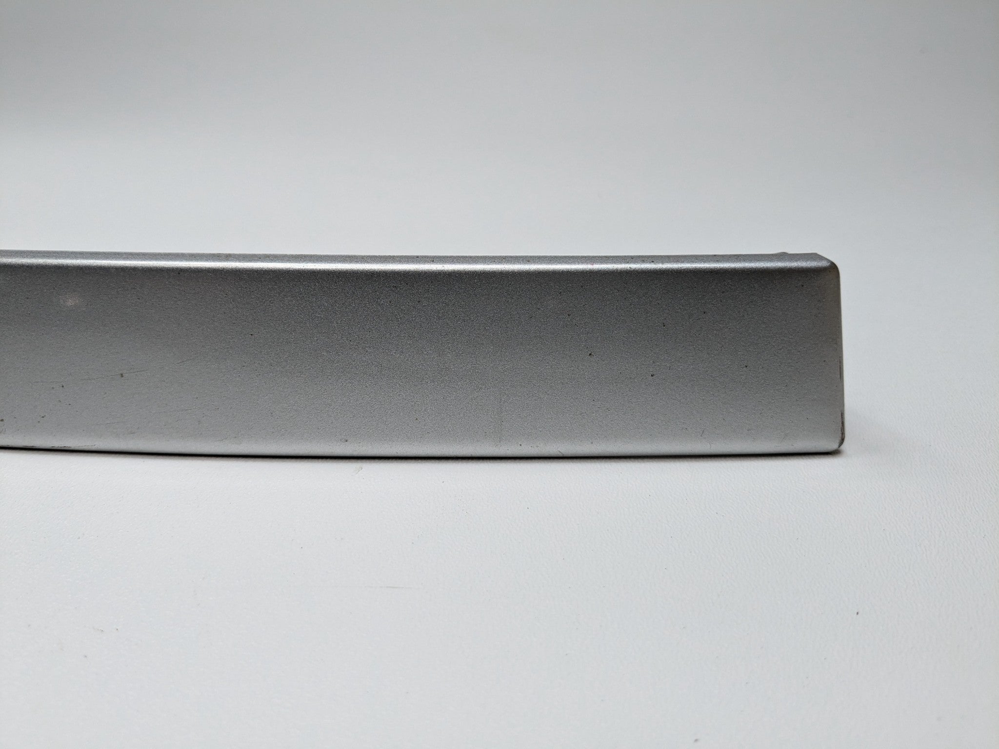 05 - 07 OEM NISSAN ARMADA FRONT RIGHT SIDE BUMPER HEADLIGHT BODY MOLDING TRIM
